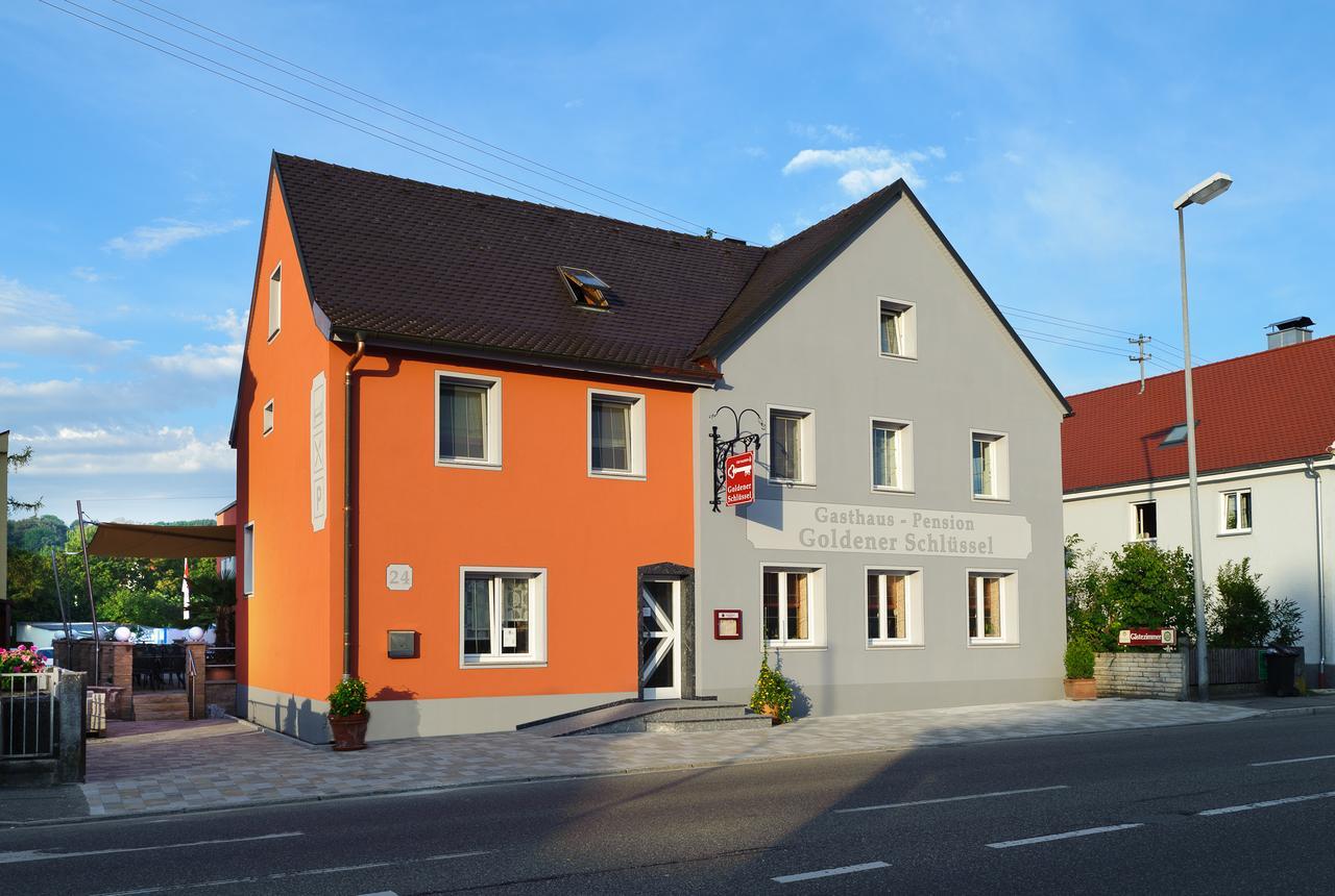 Goldener Schluessel Mit Gaestehaus Sina Noerdlingen Exterior photo